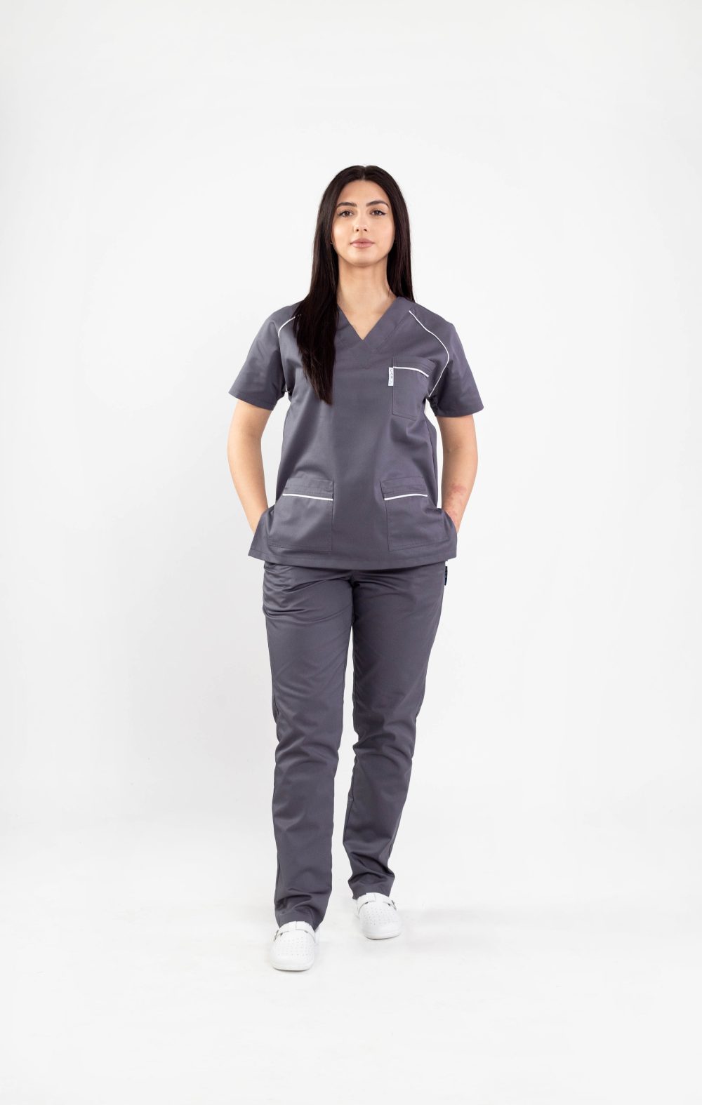 costum medical asistenta cu bluza si pantalon